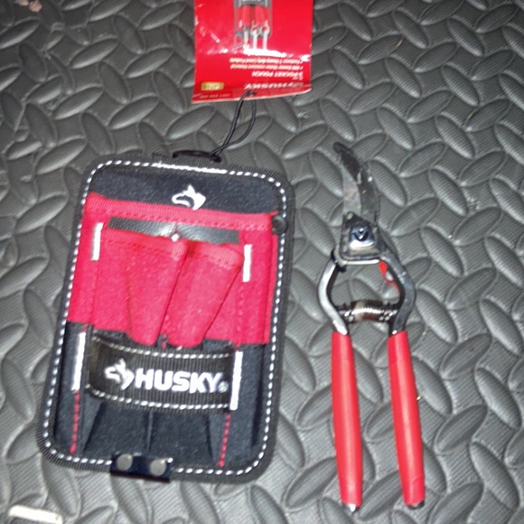 Pruners + holder - Picture 1 of 1